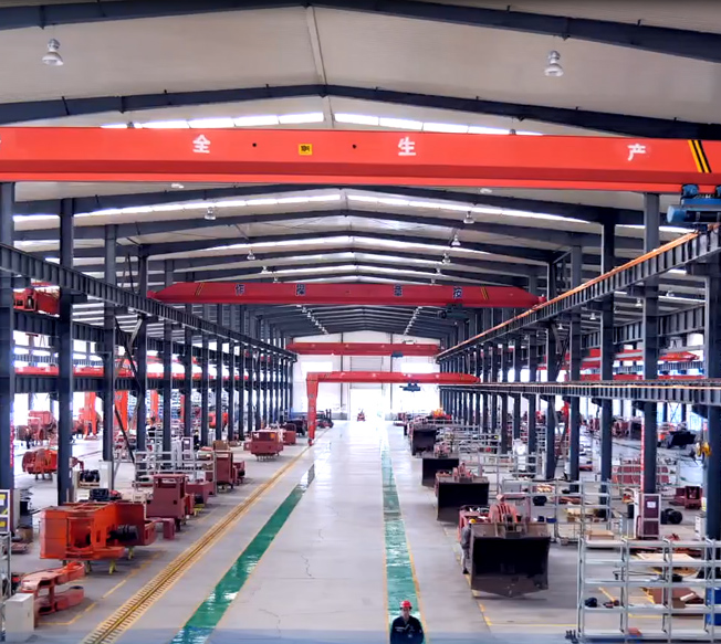 Base majeure de production et d'innovation d'équipements miniers sans rail en Chine